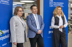 Od lewej: prof. PRz B. Mossety-Leszczak, prof. PRz B. Miller, prof. B. Zatwarnicka-Madura,