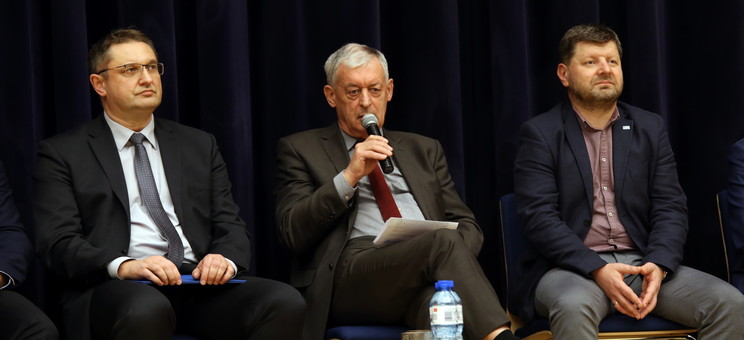 Debata władz Politechniki Rzeszowskiej ze studentami