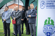 Na pierwszym planie od lewej: dr hab. inż. B. Miller, prof. PRz, A. Dziedzic, M. Deręgowski,